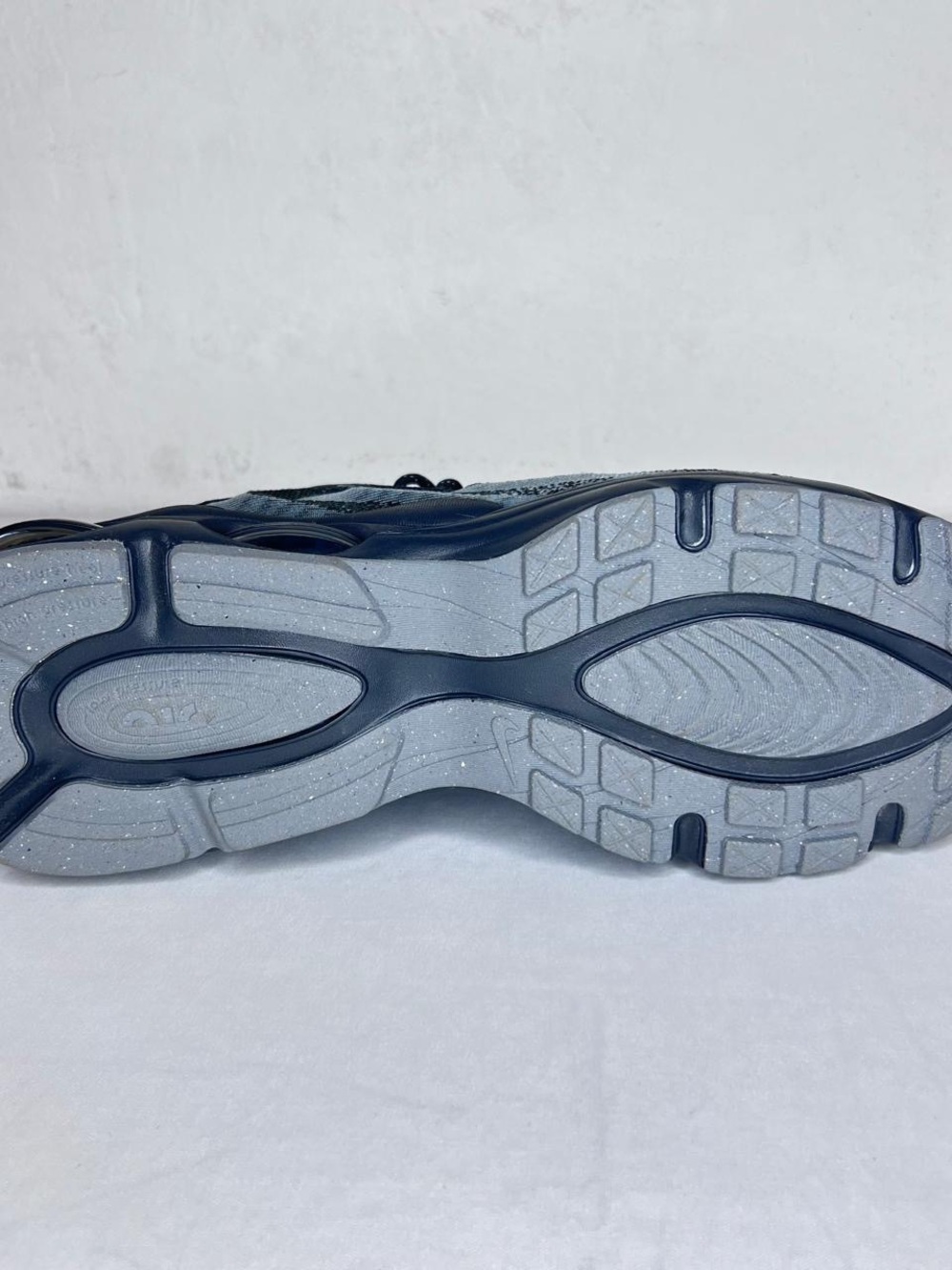 Nike SINGLE RIGHT SHOE ONLY Men’s Gray & Blue Athletic Sneakers - Picture 7 of 7